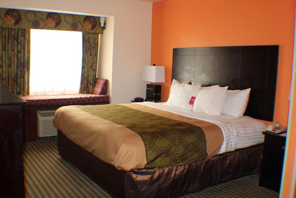 Econo Lodge Inn & Suites Natchitoches Exterior photo